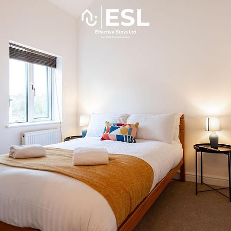 2 Bedroom Terrace Cottage, Parking, 5 Minutes Drive To Royal Shrewsbury Hospital エクステリア 写真