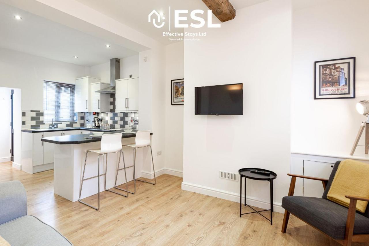 2 Bedroom Terrace Cottage, Parking, 5 Minutes Drive To Royal Shrewsbury Hospital エクステリア 写真