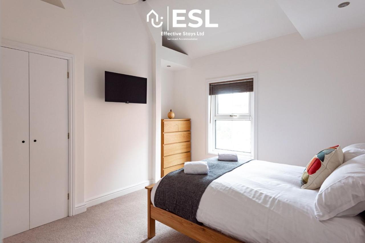 2 Bedroom Terrace Cottage, Parking, 5 Minutes Drive To Royal Shrewsbury Hospital エクステリア 写真